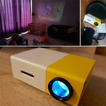 Load image into Gallery viewer, GIGGOZ - USB Mini Portable Projector
